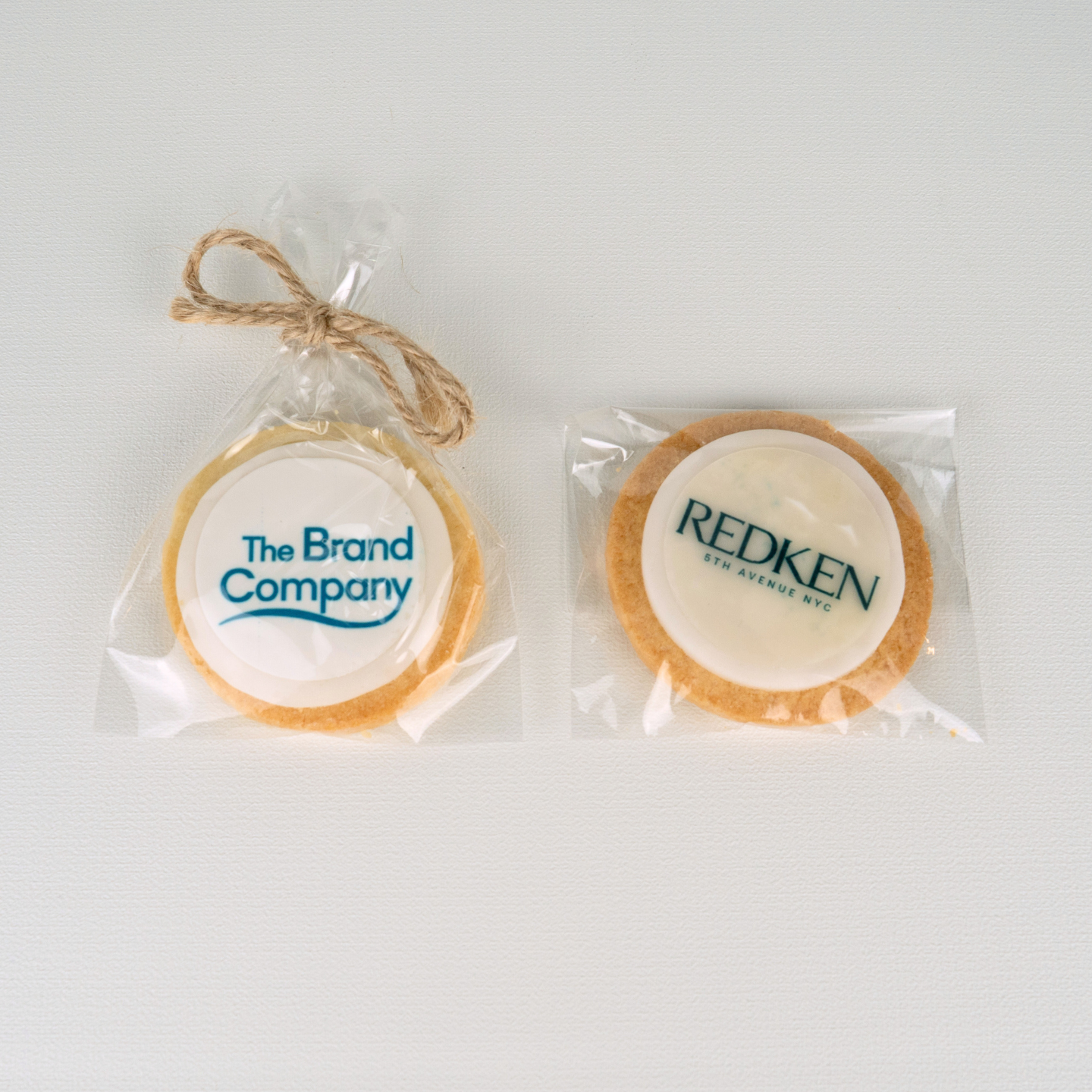 Galleta De-Luxe. Personalizada con papel de azúcar. Embolsado individual Galleta De-Luxe. Personalizada con papel de azúcar. Embolsado individual Galleta De-Luxe. Personalizada con papel de azúcar. Embolsado individual